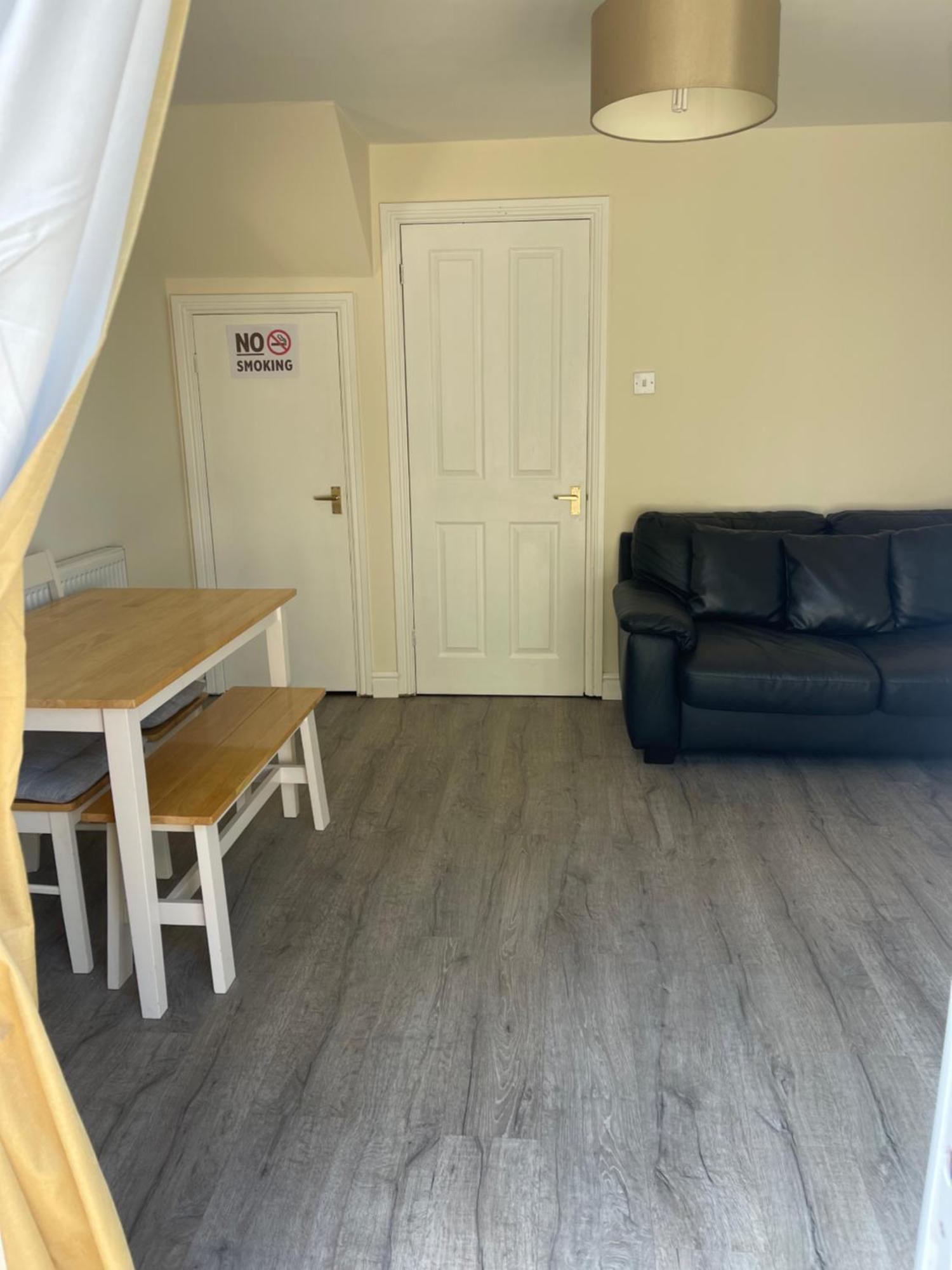 House Number 4 Sleeps Up To 4 With Smart Tvs In Every Room Веллингтон Экстерьер фото
