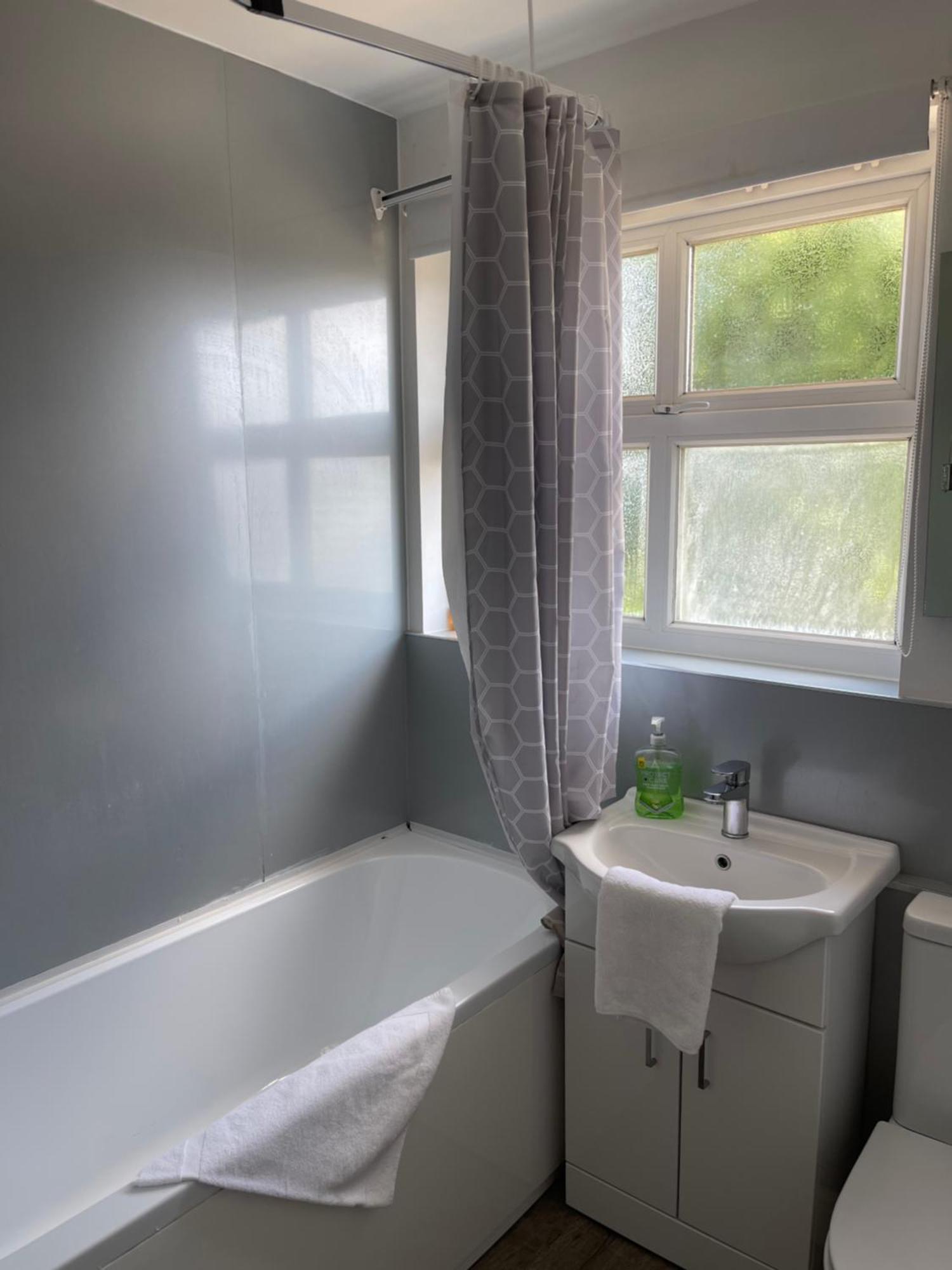 House Number 4 Sleeps Up To 4 With Smart Tvs In Every Room Веллингтон Экстерьер фото