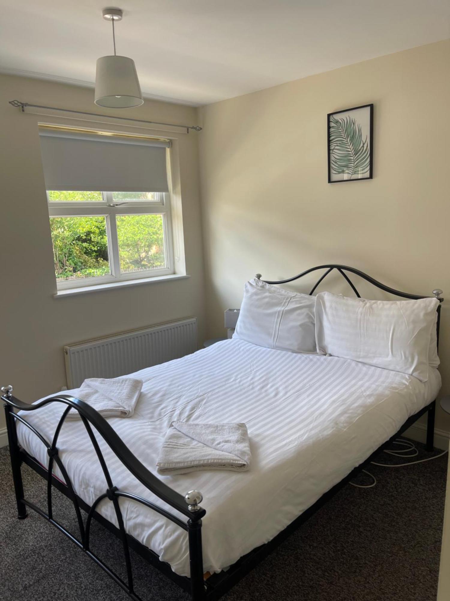 House Number 4 Sleeps Up To 4 With Smart Tvs In Every Room Веллингтон Экстерьер фото