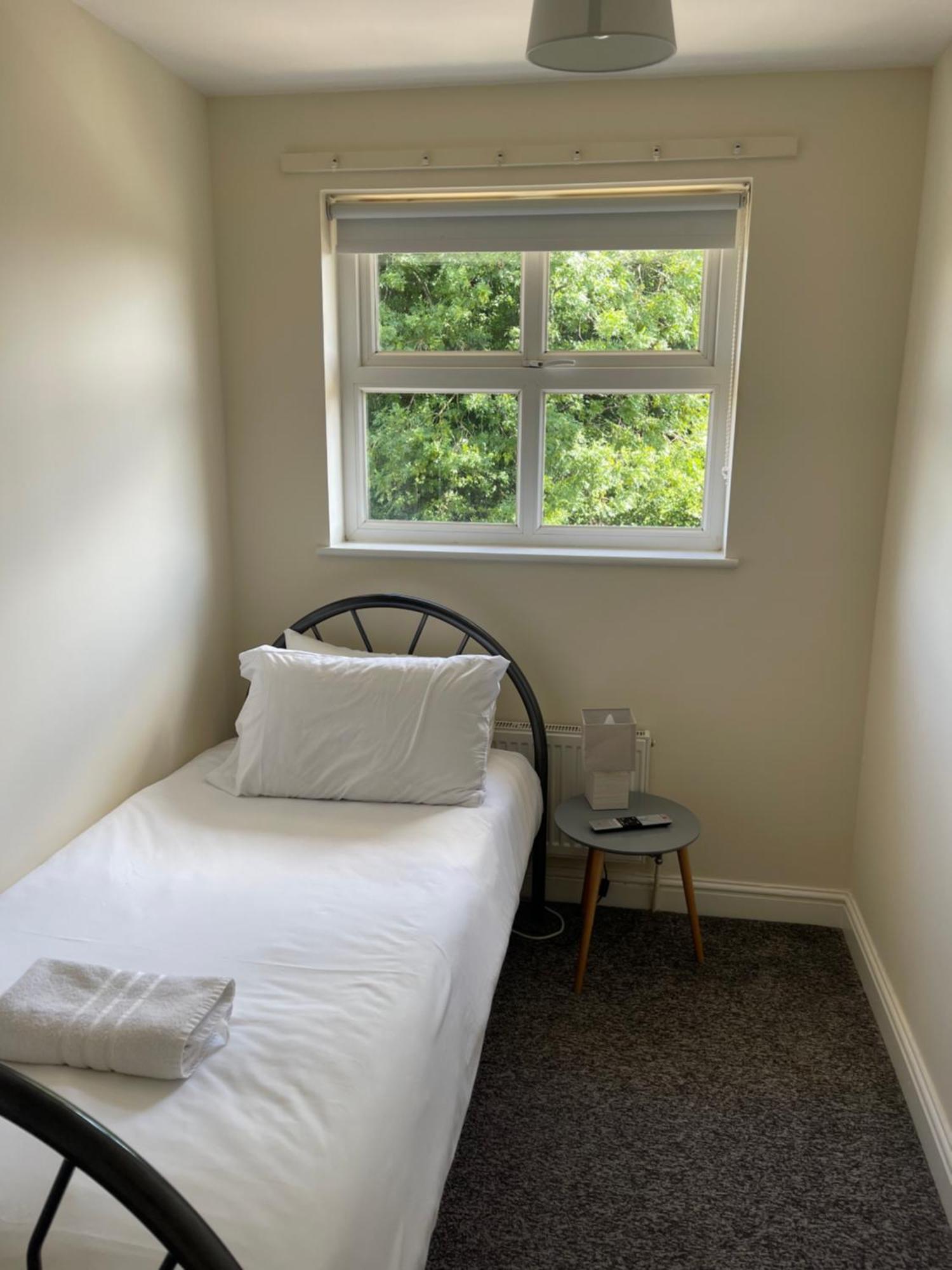House Number 4 Sleeps Up To 4 With Smart Tvs In Every Room Веллингтон Экстерьер фото